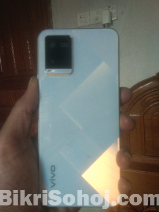 Vivo y21